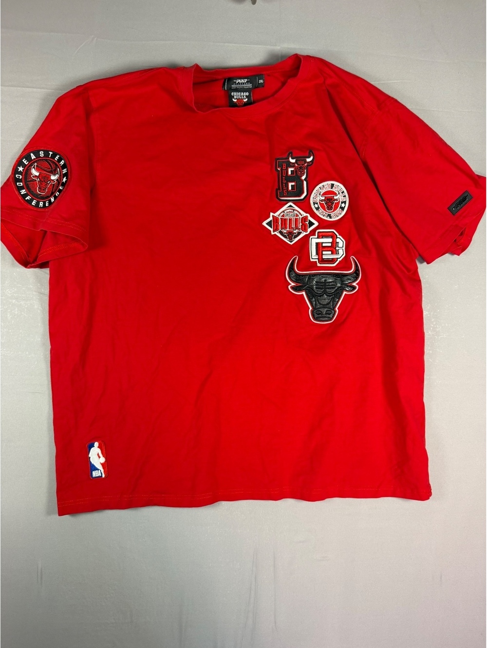 Pro Standard Chicago Bulls Classic Chenille Red T-Shirt 2XL Embroidered Patches